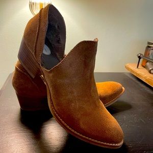 Journee Collection Booties